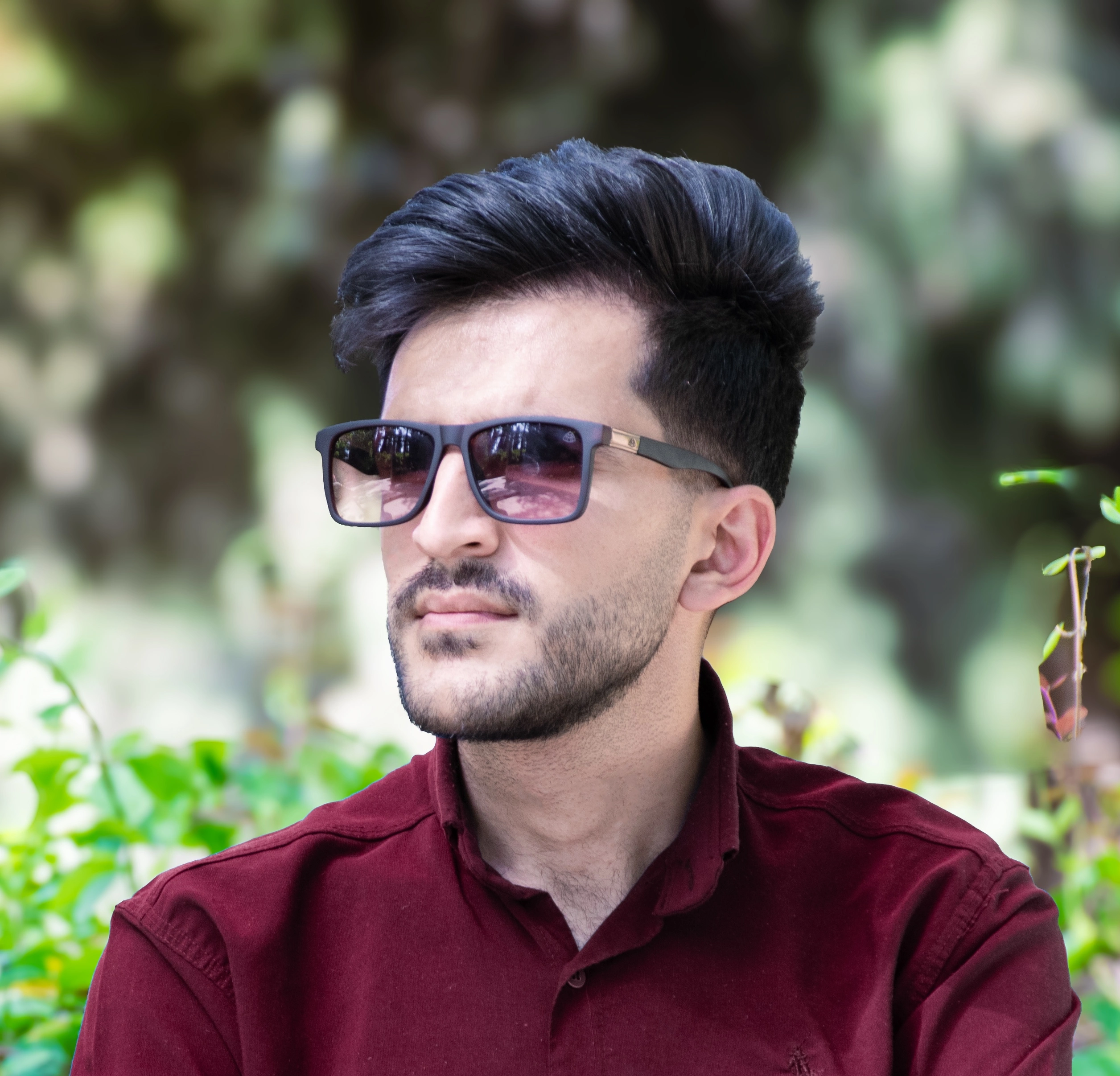 رضا غریبی - گرافیست و طراح برند